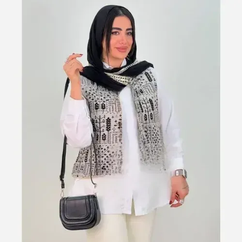 جلیقه زنانه فرحناز جنس گلیمی گرم بالا فری سایز رنگ قرمز و آبی